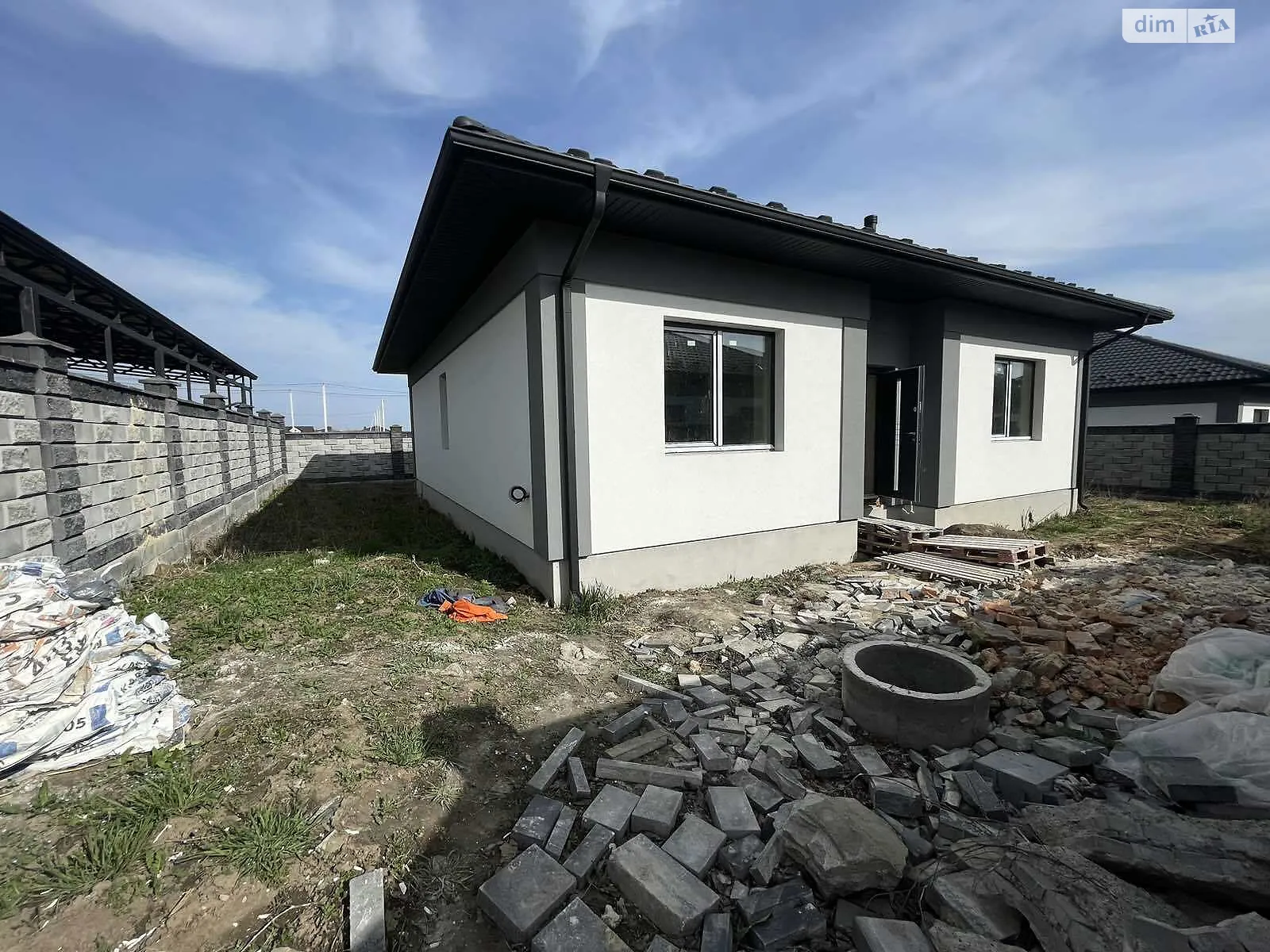Продается одноэтажный дом 105 кв. м с подвалом, цена: 100000 $ - фото 1