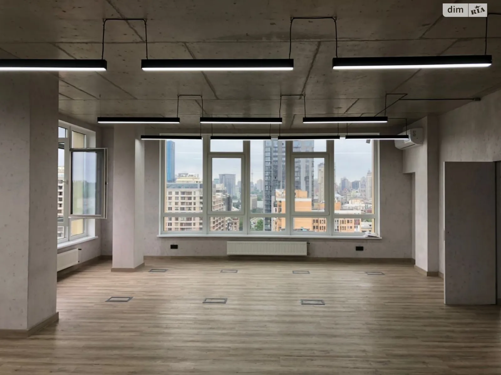 Здається в оренду офіс 118 кв. м в бізнес-центрі, цена: 1800 $ - фото 1