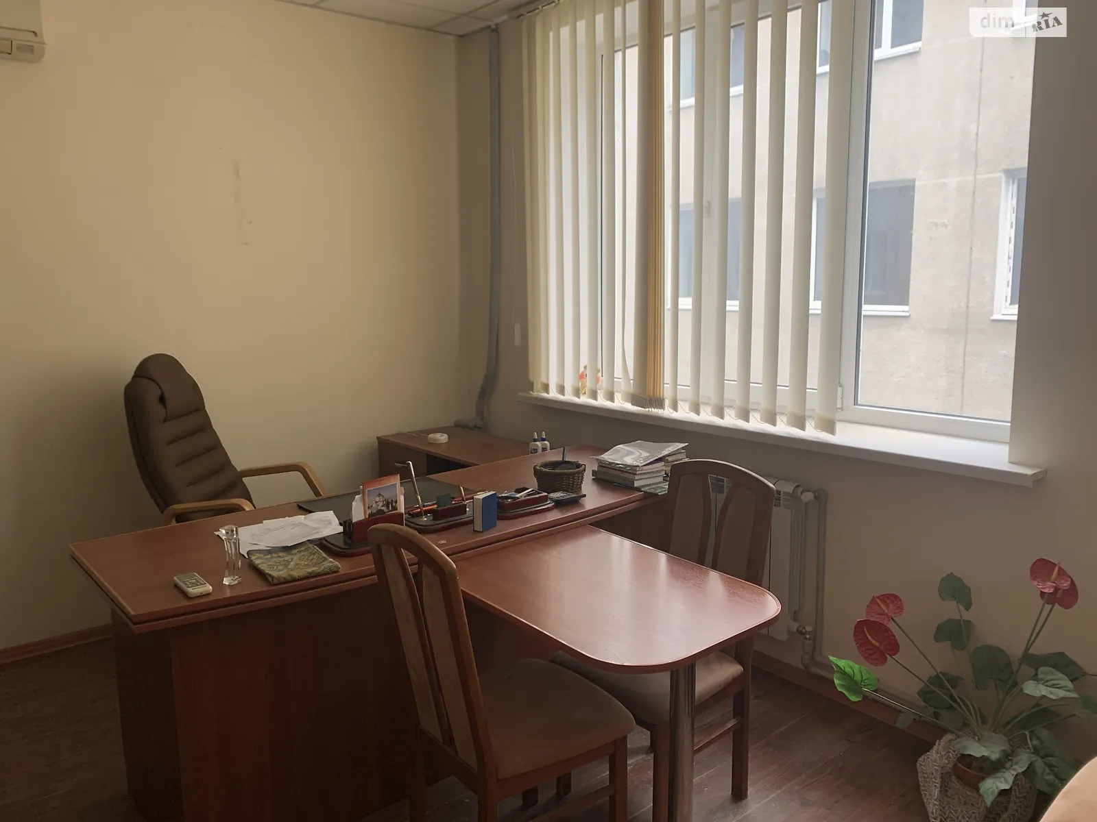 Продается помещения свободного назначения 32 кв. м в 4-этажном здании, цена: 25000 $ - фото 1