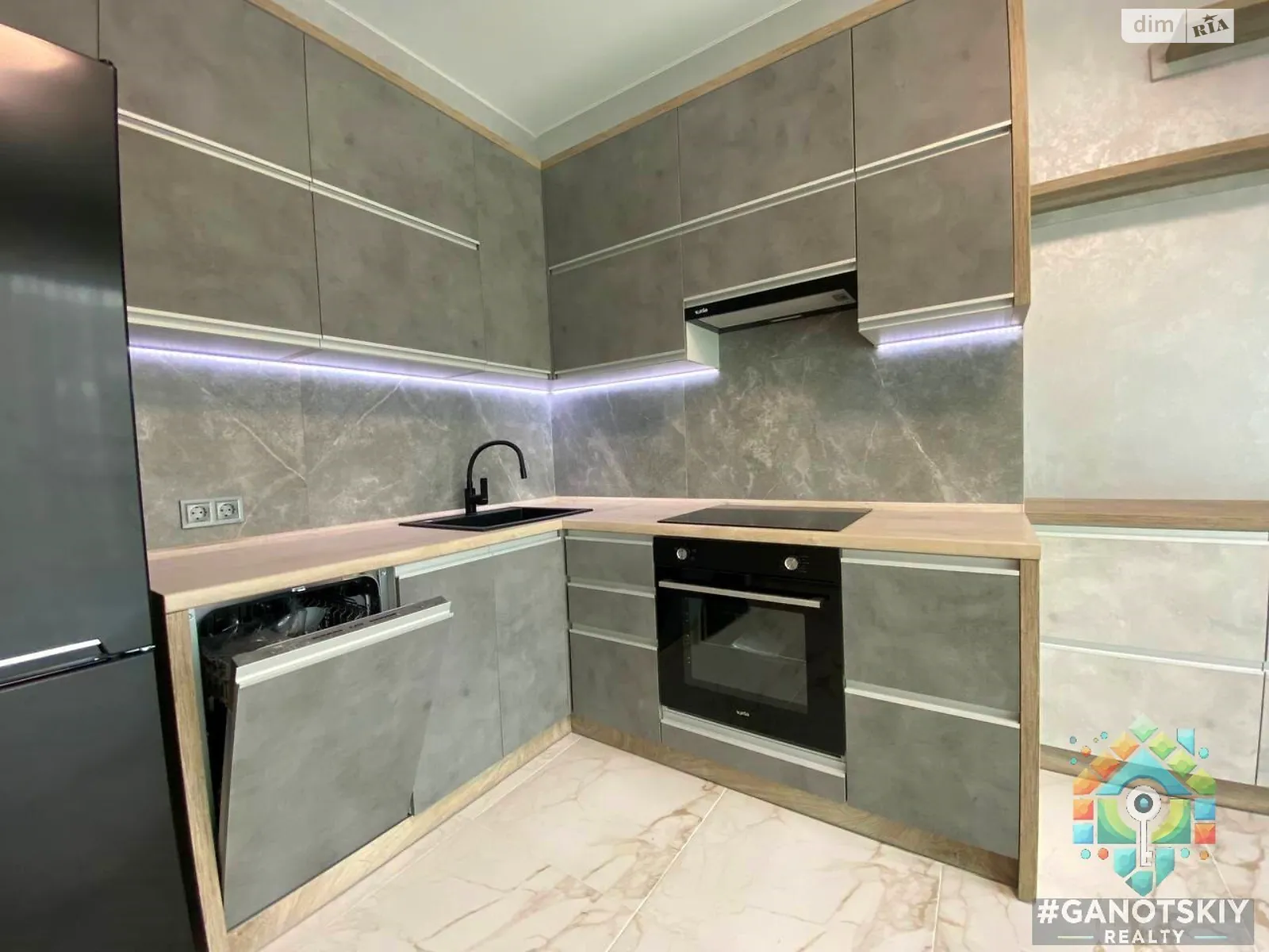 Продается 2-комнатная квартира 70 кв. м в Днепре, пер. Добровольцев, 3 - фото 1