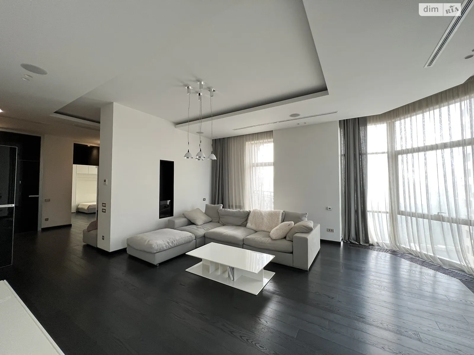 Продается 3-комнатная квартира 117 кв. м в Одессе, ул. Генуэзская, 1В - фото 1