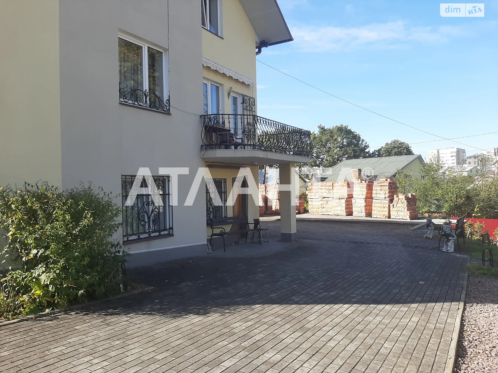 Продается дом на 2 этажа 405 кв. м с бассейном, цена: 320000 $ - фото 1