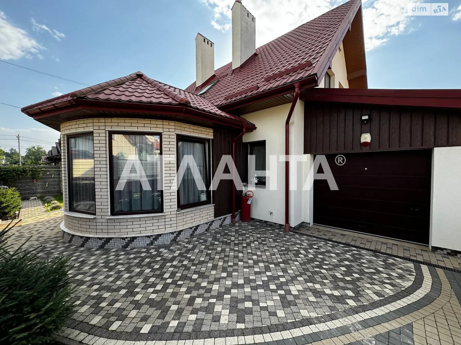 Продается дом на 2 этажа 177 кв. м с гаражом, цена: 295000 $ - фото 1
