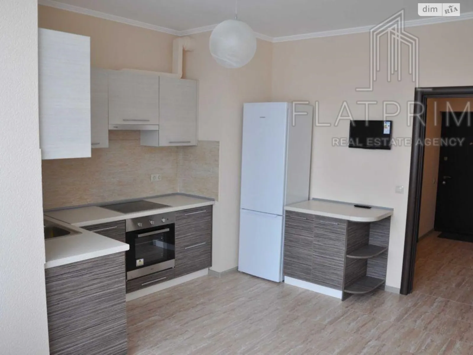 Продается 1-комнатная квартира 49 кв. м в Киеве, ул. Анны Ахматовой, 22 - фото 1