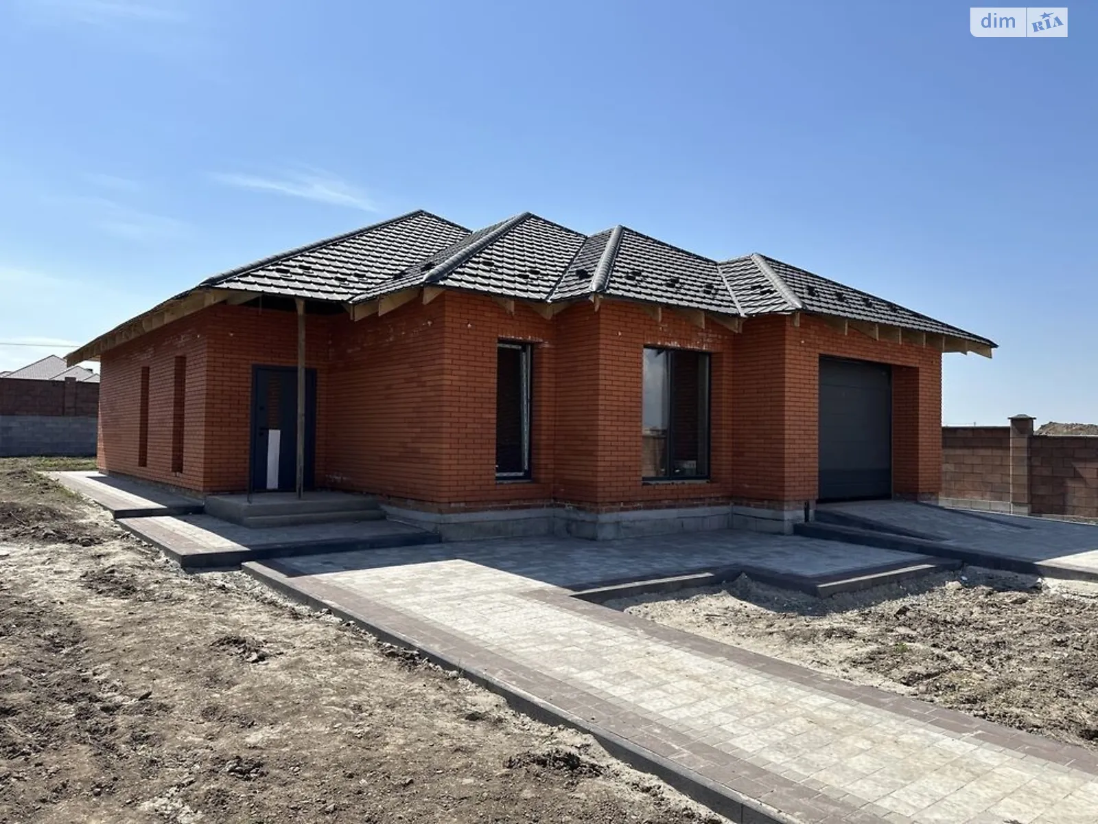 Продается одноэтажный дом 130 кв. м с участком, цена: 100000 $ - фото 1
