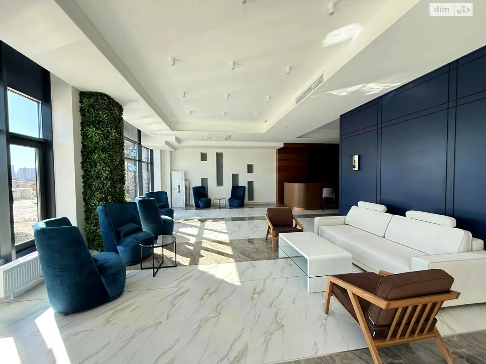 Продается 3-комнатная квартира 107.4 кв. м в Киеве, ул. Зверинецкая, 70А - фото 1