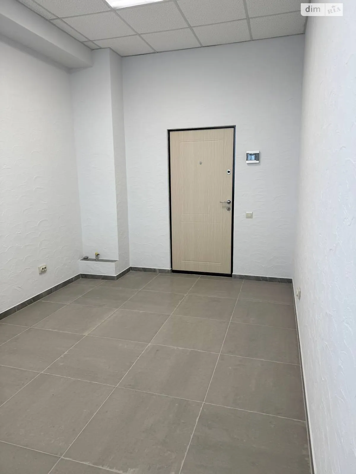 Здається в оренду офіс 14.3 кв. м в бізнес-центрі, цена: 3500 грн - фото 1