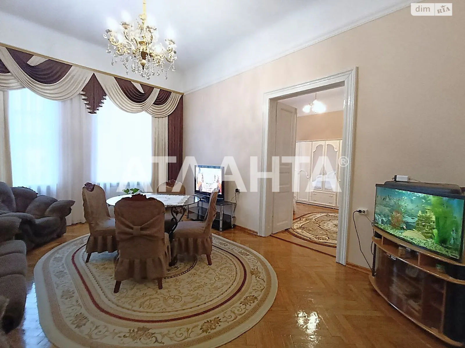 Продається 3-кімнатна квартира 98.2 кв. м у Чернівцях - фото 1