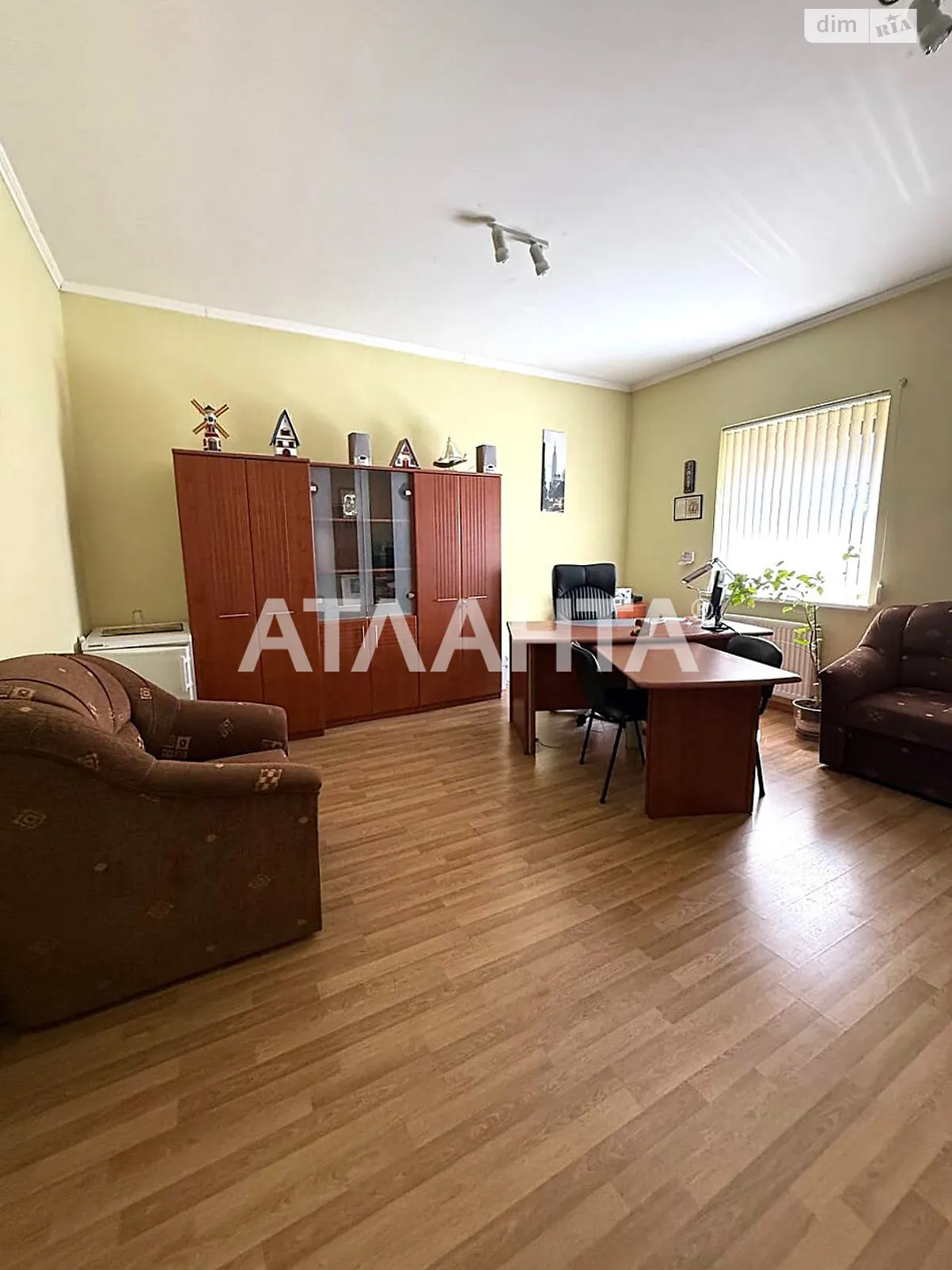вул. Машинобудівників Першотравневий Чернівці, цена: 85500 € - фото 1