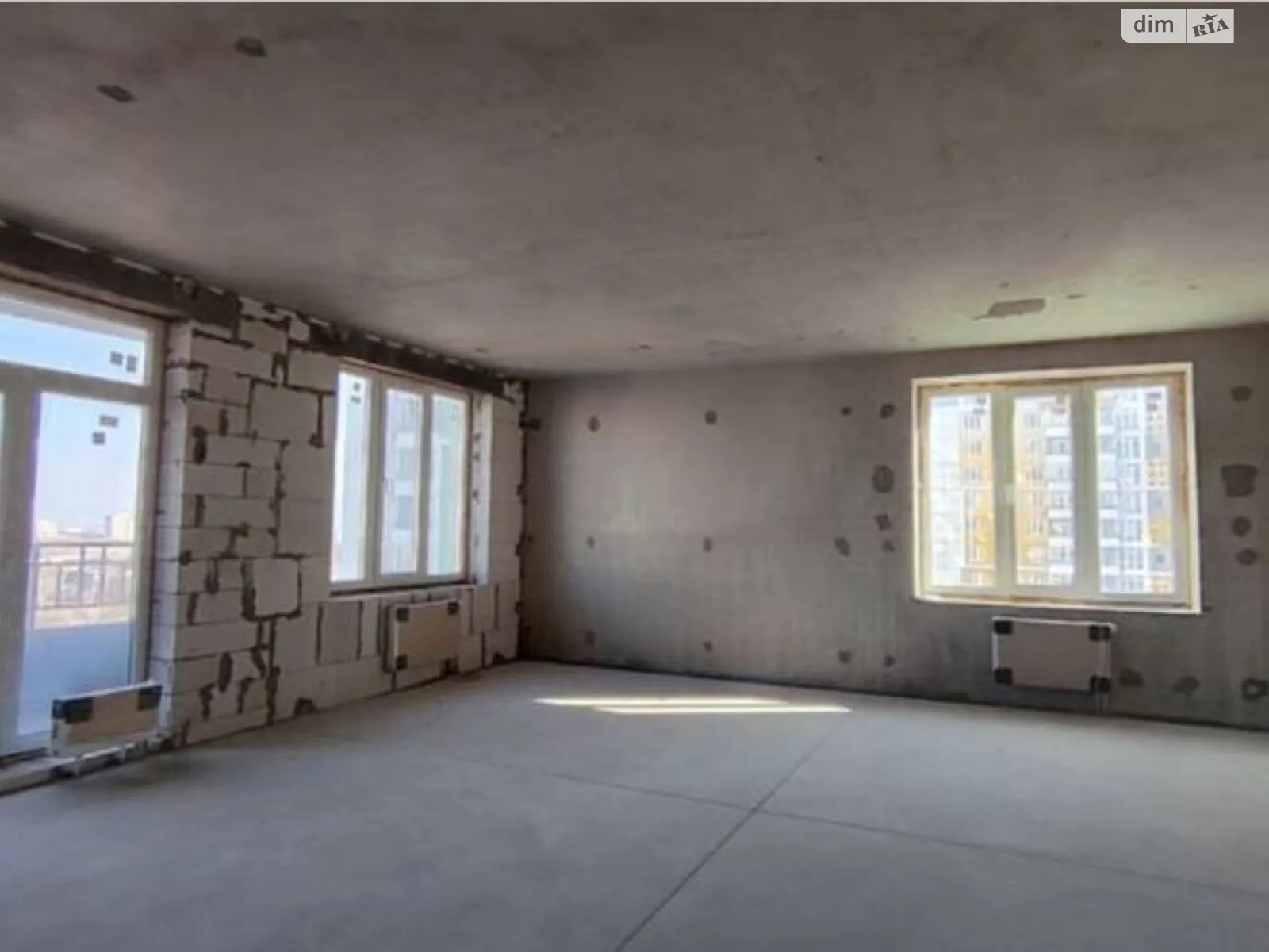 Продається 3-кімнатна квартира 100 кв. м у Одесі, просп. Гагаріна, 19А - фото 1