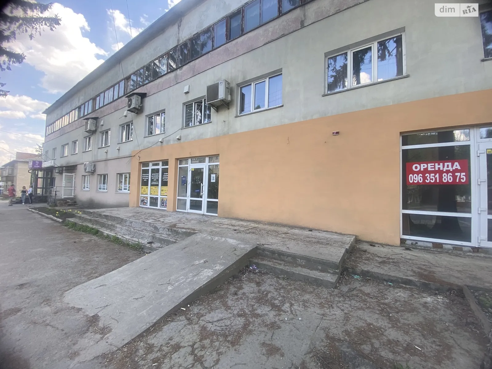 Сдается в аренду помещения свободного назначения 150 кв. м в 3-этажном здании, цена: 40000 грн - фото 1