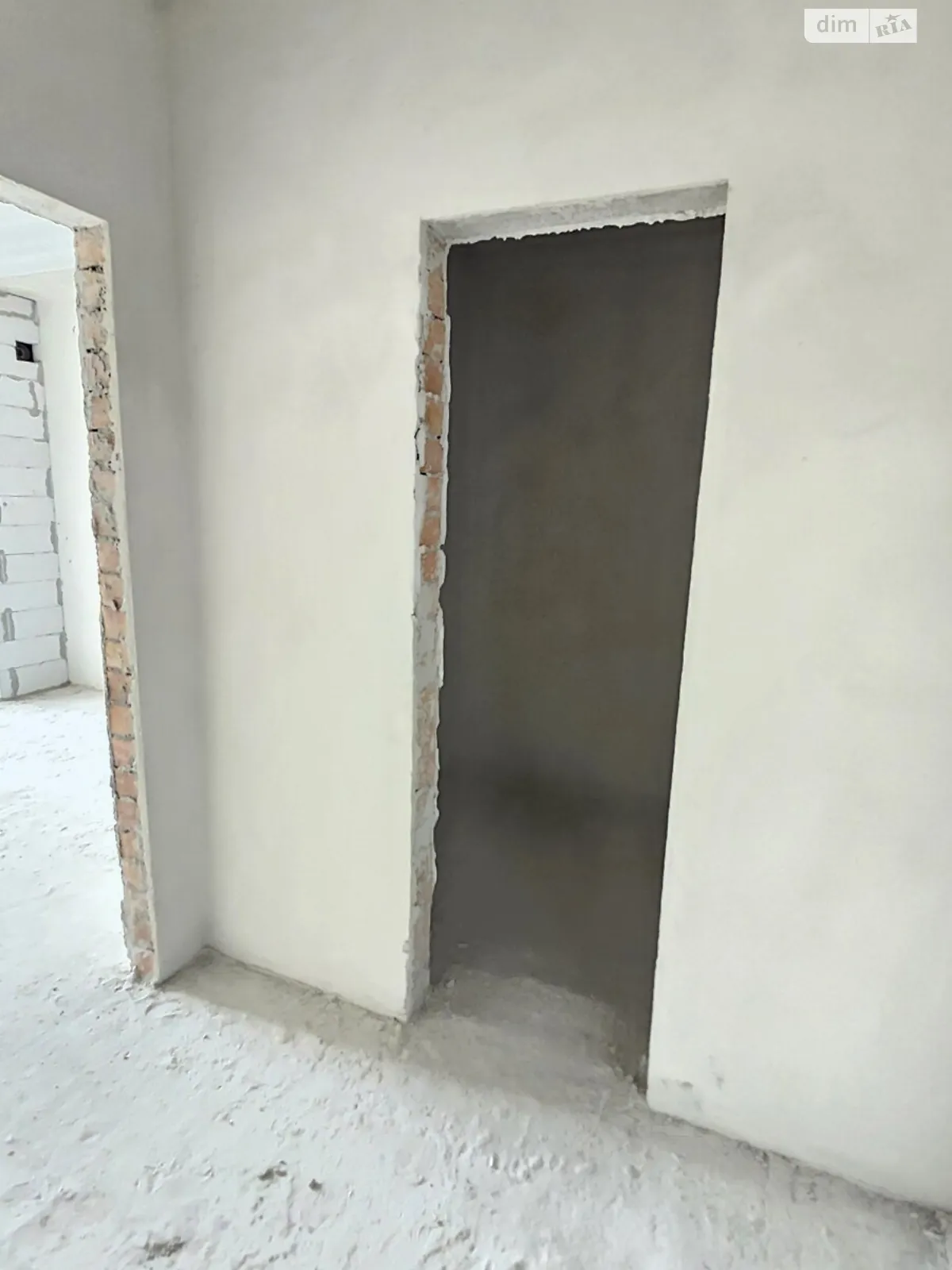 Продается 1-комнатная квартира 38 кв. м в Ивано-Франковске, ул. Ленкавского - фото 1
