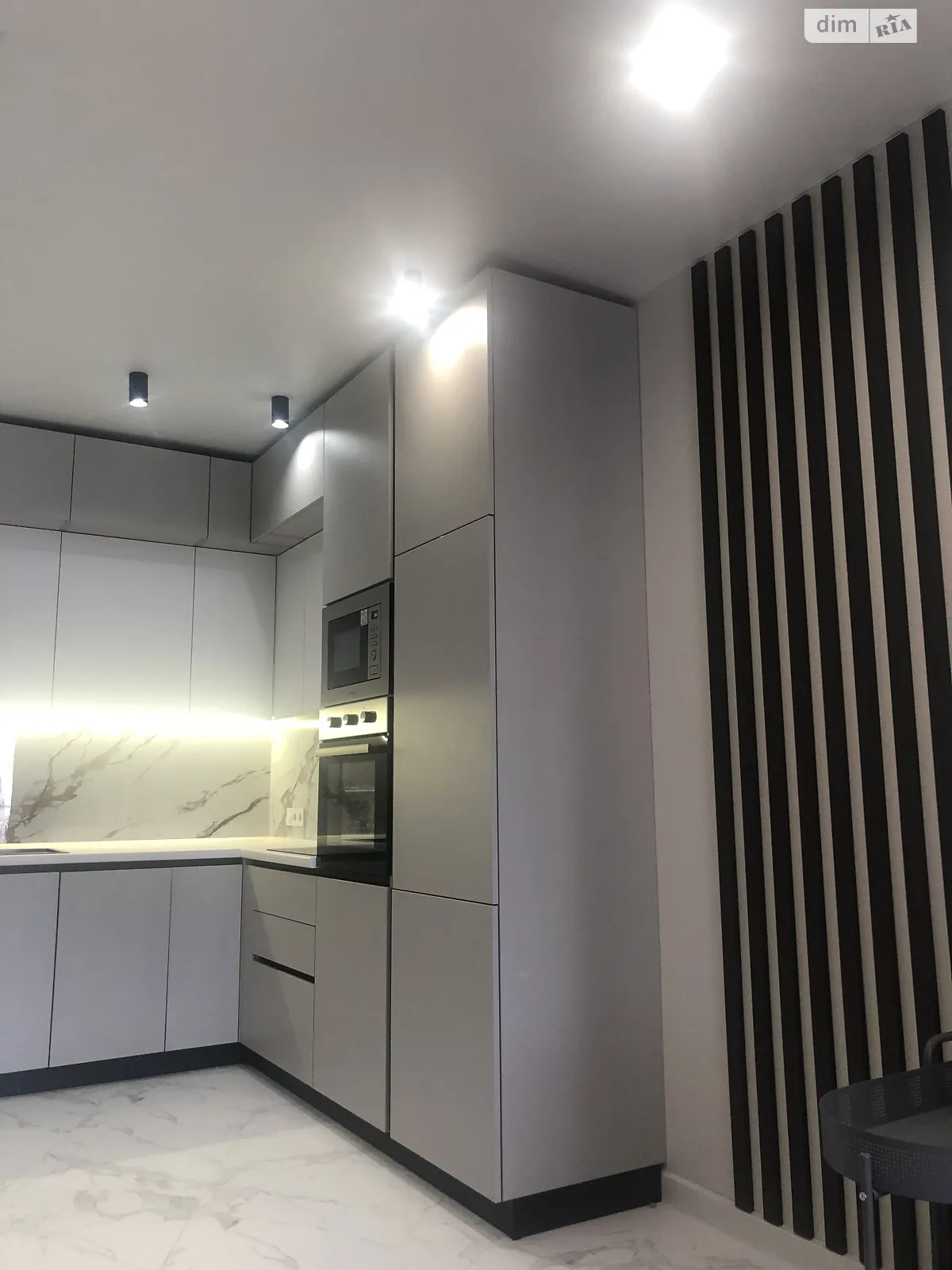 Продається 1-кімнатна квартира 45 кв. м у Одесі, вул. Генуезька, 1/1 - фото 1