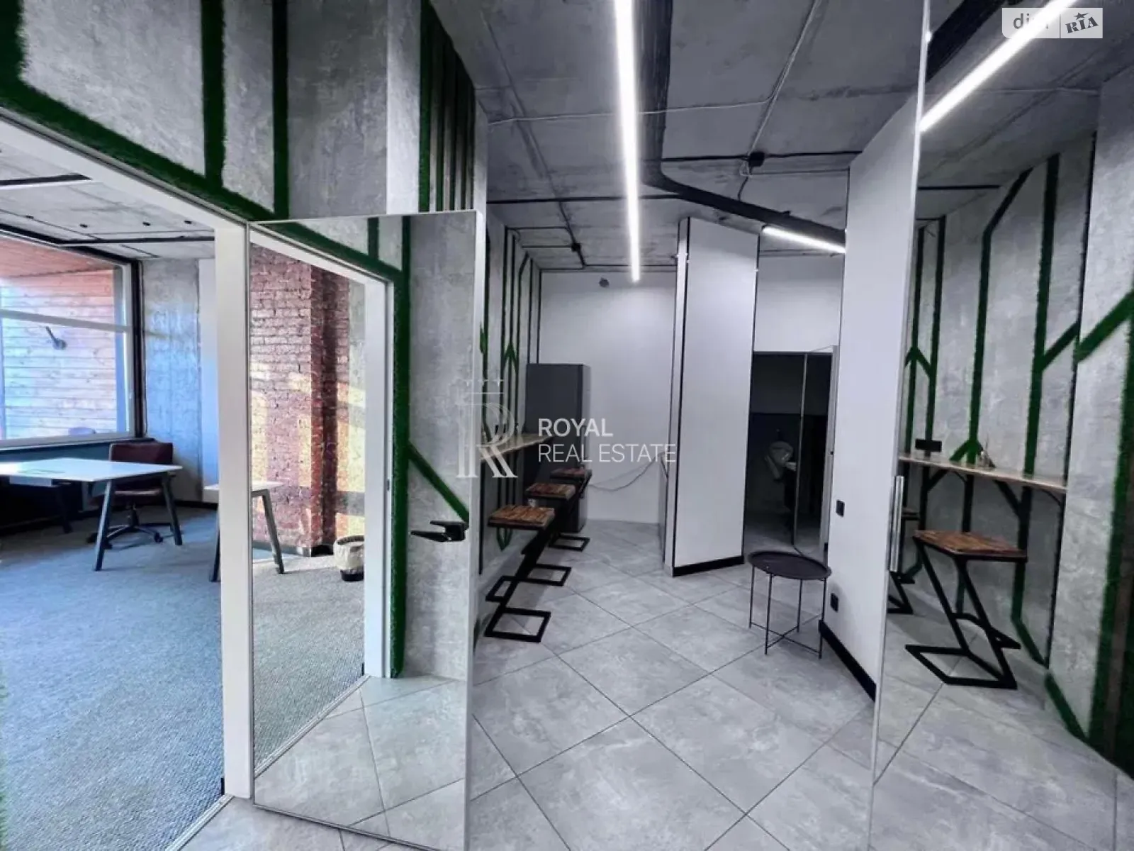Сдается в аренду офис 117 кв. м в бизнес-центре, цена: 2000 $ - фото 1