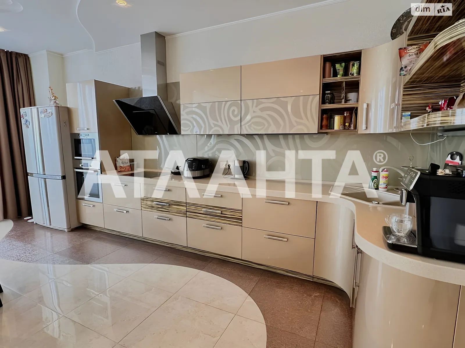Продається 3-кімнатна квартира 125 кв. м у Одесі, Фонтанська дор., 16/8 - фото 1
