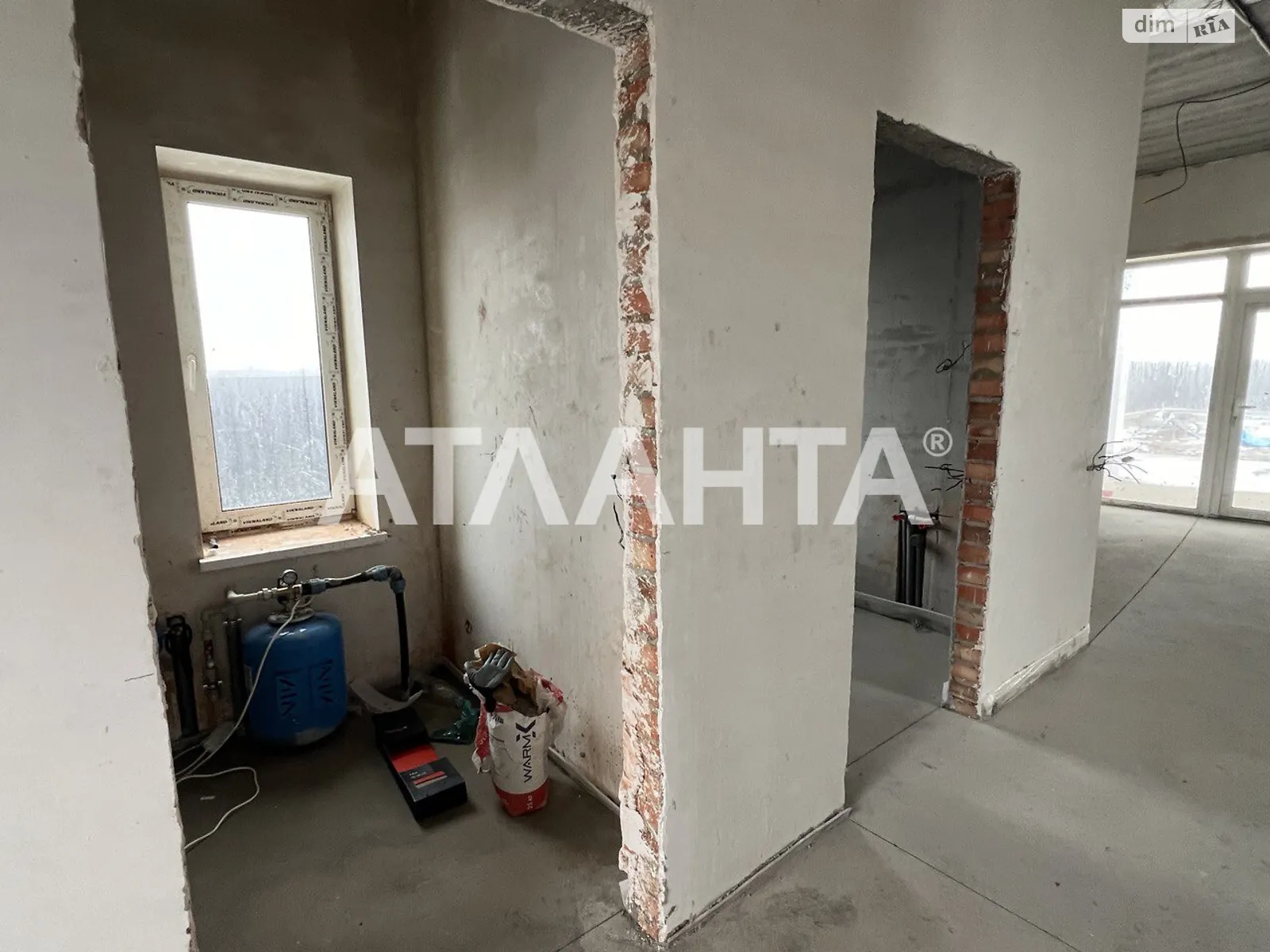 Продается дом на 2 этажа 150 кв. м с камином, цена: 125000 $ - фото 1