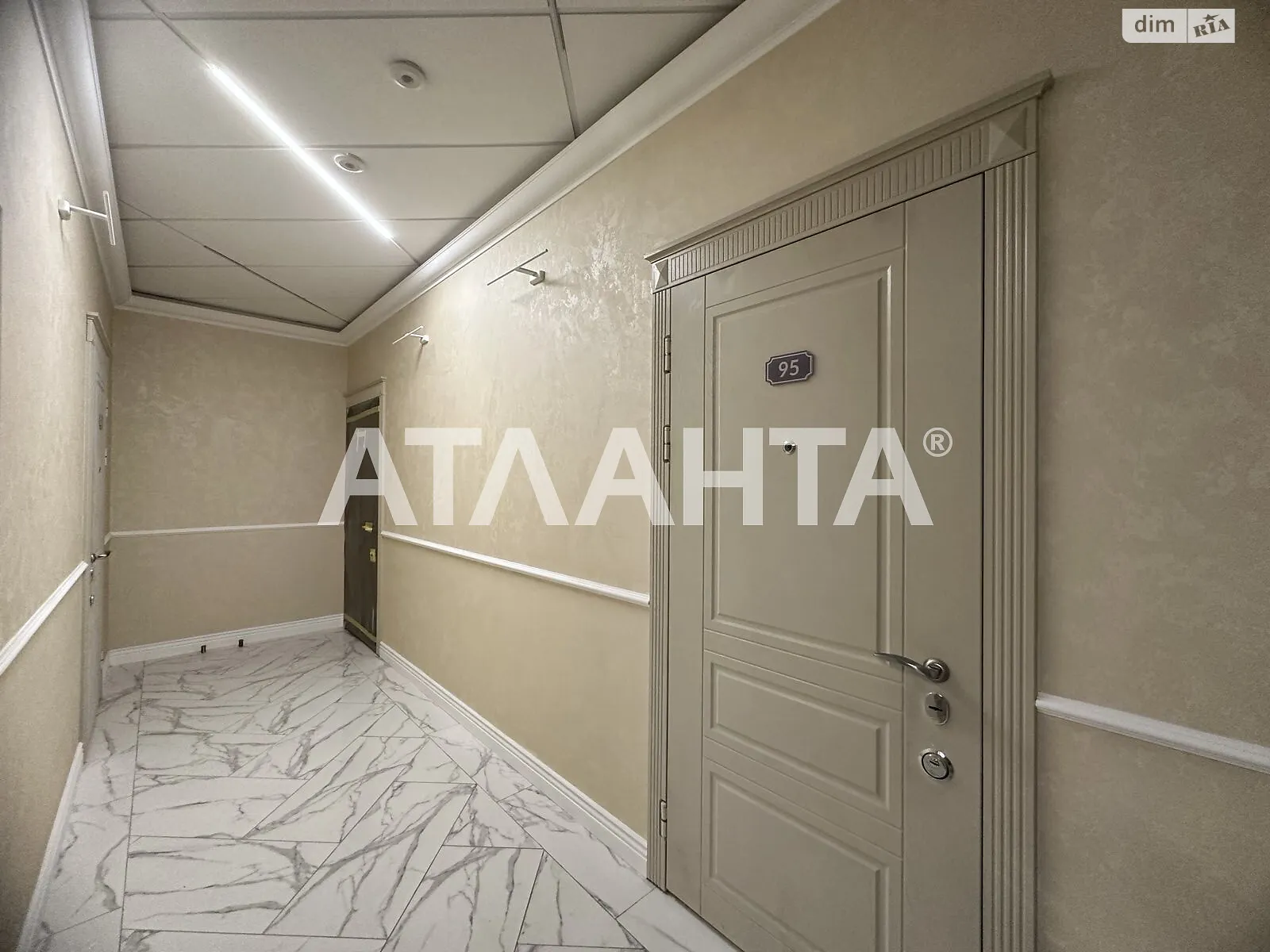 Продается 1-комнатная квартира 40.6 кв. м в Одессе, Фонтанская дор. - фото 1