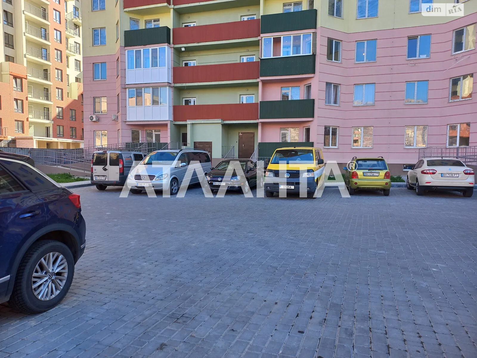 Продается офис 56.9 кв. м в бизнес-центре, цена: 36000 $ - фото 1