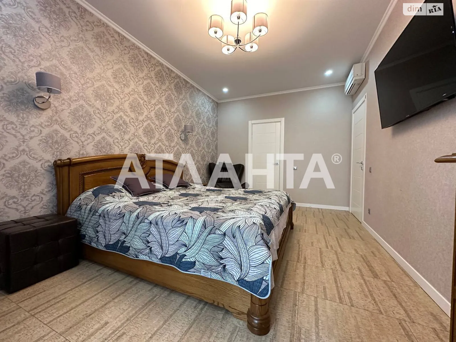 Продается 4-комнатная квартира 121.3 кв. м в Одессе, ул. Михайловская, 8/6 - фото 1