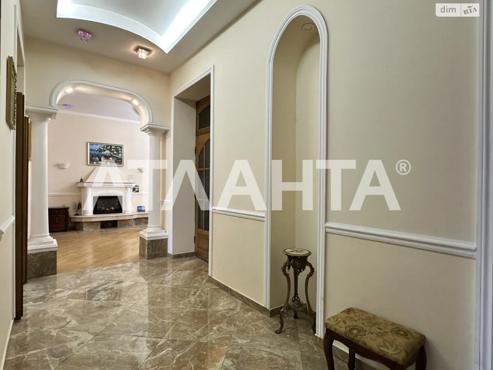 Продается 5-комнатная квартира 222.6 кв. м в Одессе, ул. Екатерининская - фото 1