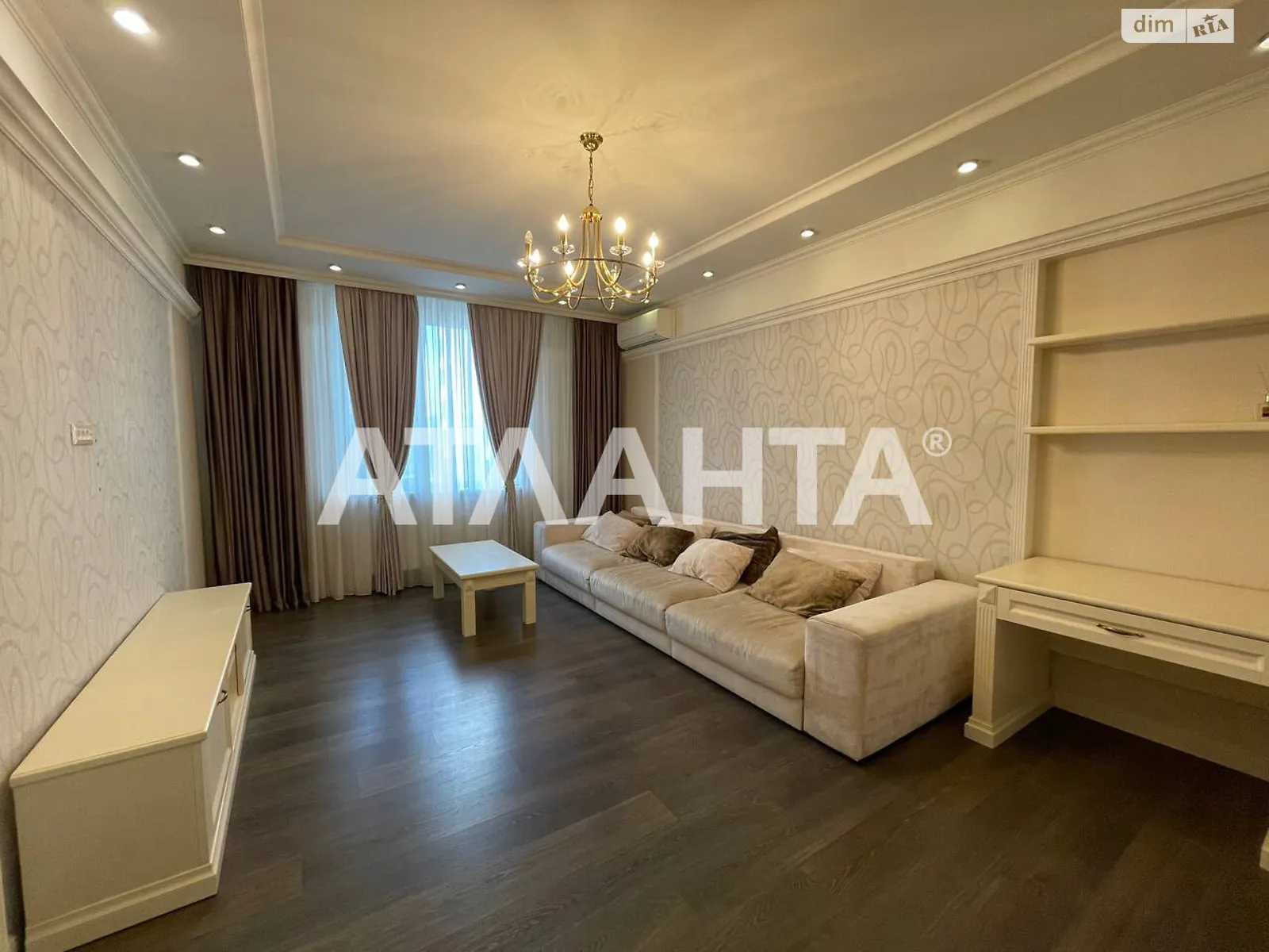 Продается 3-комнатная квартира 102.4 кв. м в Одессе, ул. Независимости, 11/2 - фото 1