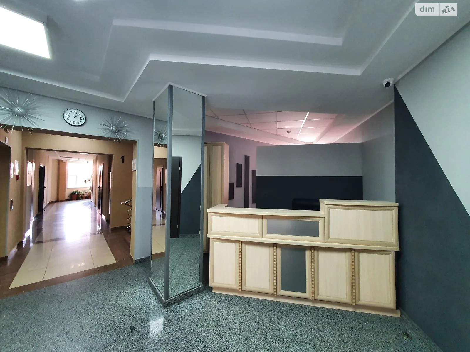 Здається в оренду офіс 32.6 кв. м в бізнес-центрі, цена: 326 $ - фото 1