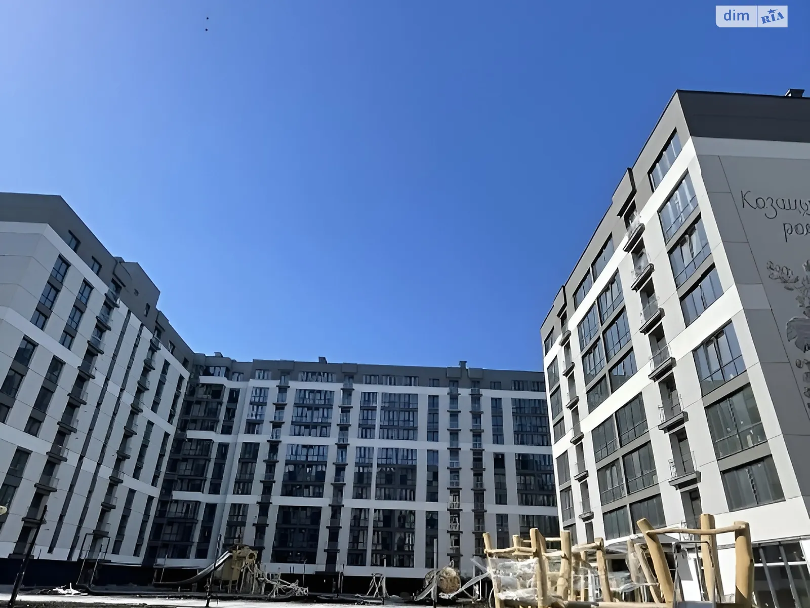 Продається 2-кімнатна квартира 63.5 кв. м у Крихівцях, вул. Довженка О. - фото 1