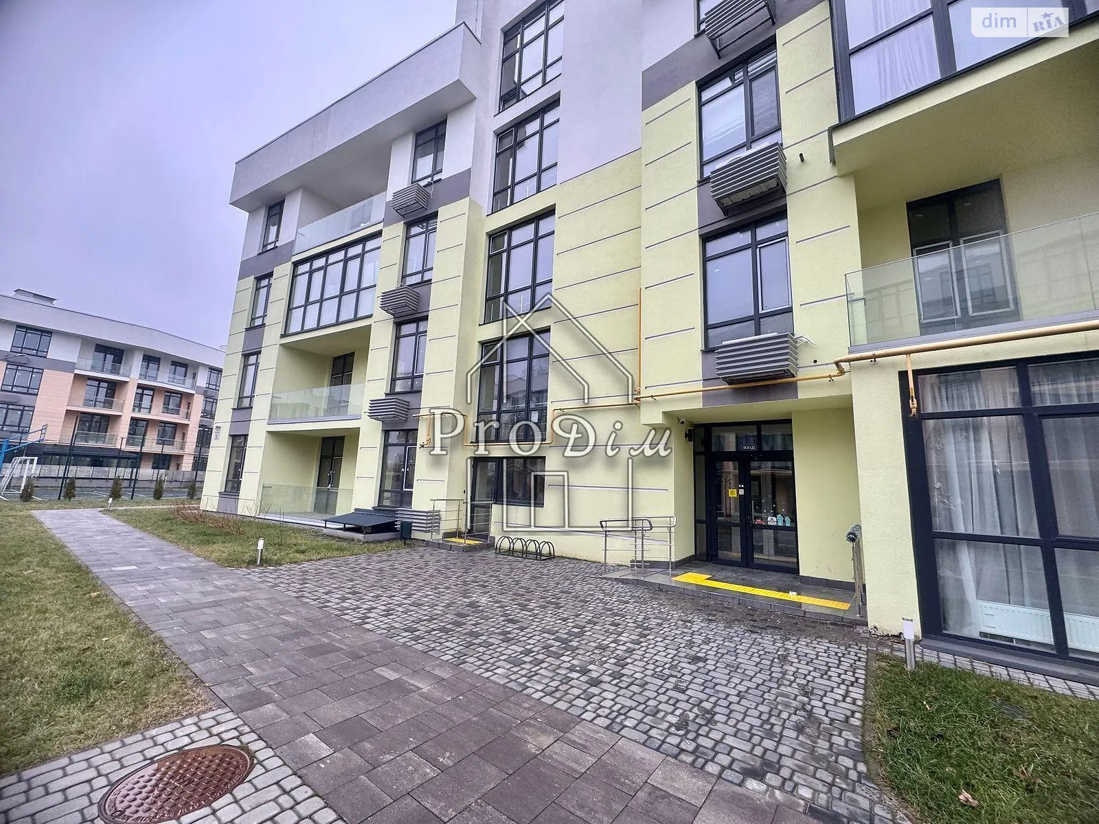 Продається 3-кімнатна квартира 74.4 кв. м у Києві, вул. Редьчинська, 5 - фото 1