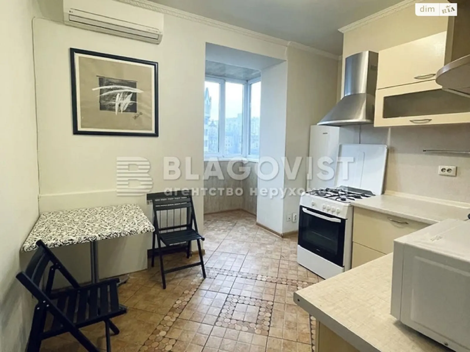 Продается 4-комнатная квартира 87 кв. м в Киеве, бул. Тараса Шевченко, 58 - фото 1