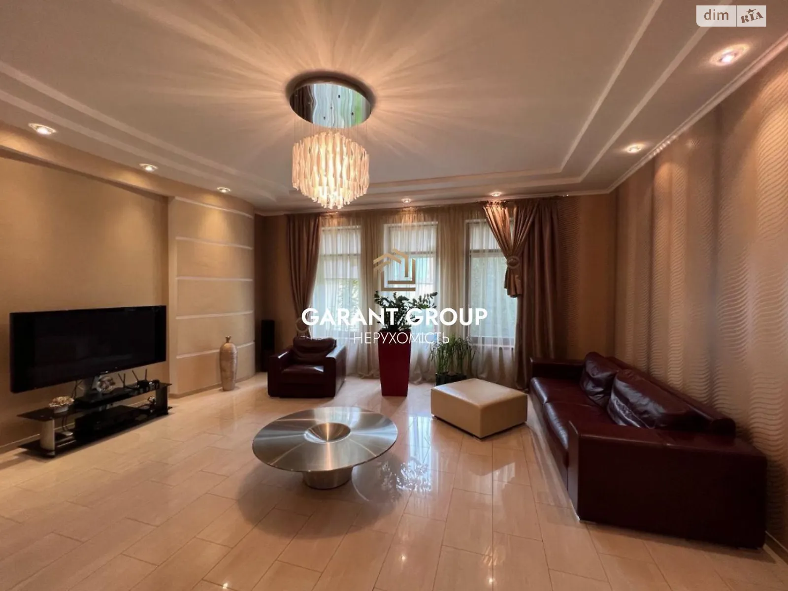 Продається будинок 2 поверховий 259 кв. м з гаражем, цена: 365000 $ - фото 1