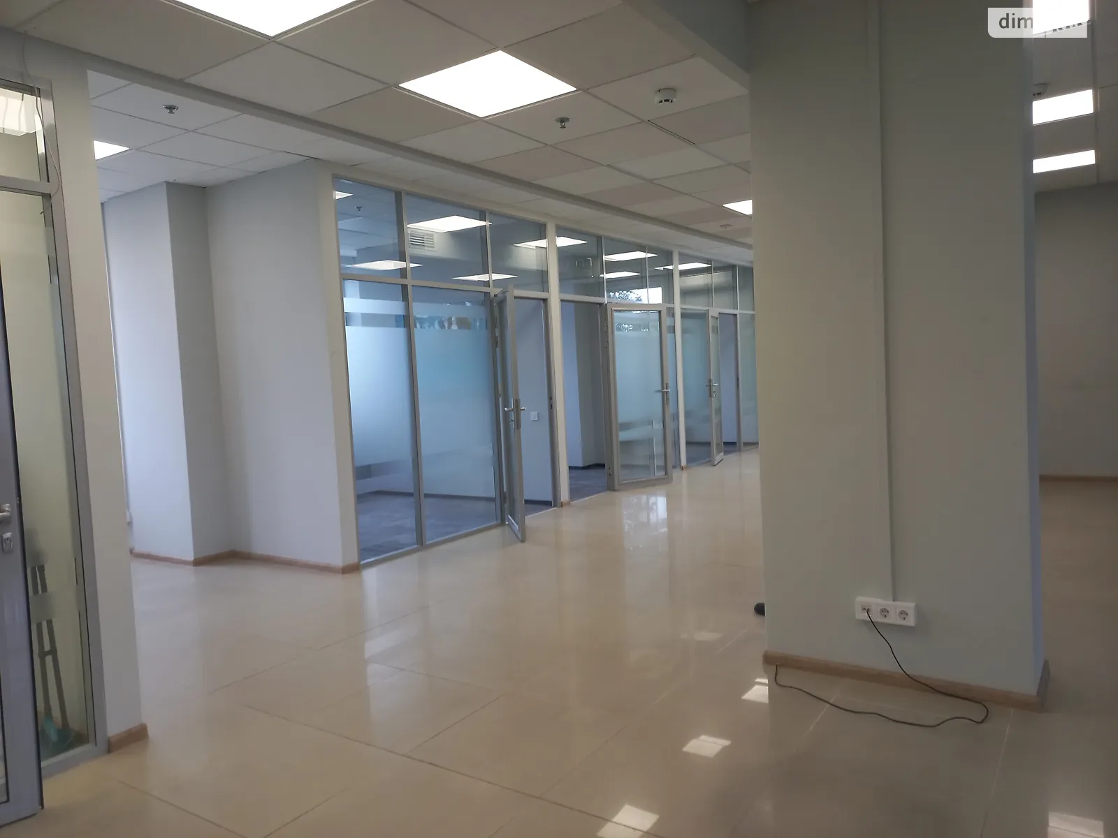 Сдается в аренду офис 200 кв. м в бизнес-центре, цена: 97000 грн - фото 1