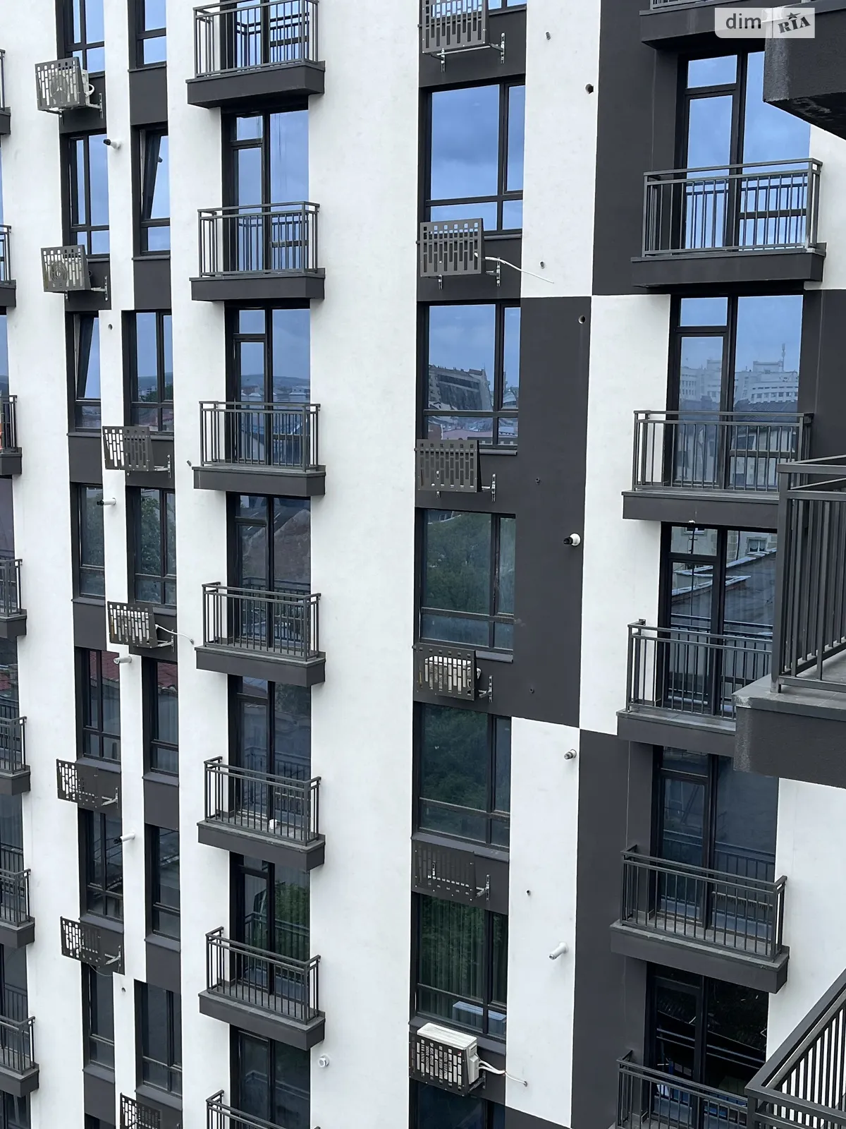 Продается 2-комнатная квартира 83.3 кв. м в Ивано-Франковске, ул. Стрельцов Сечевых, 35 - фото 1