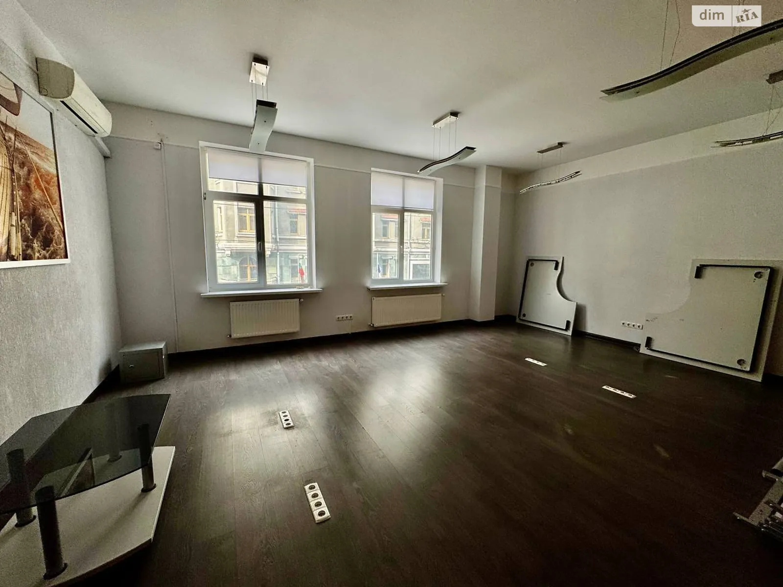 Продается офис 187.5 кв. м в бизнес-центре, цена: 430000 $ - фото 1
