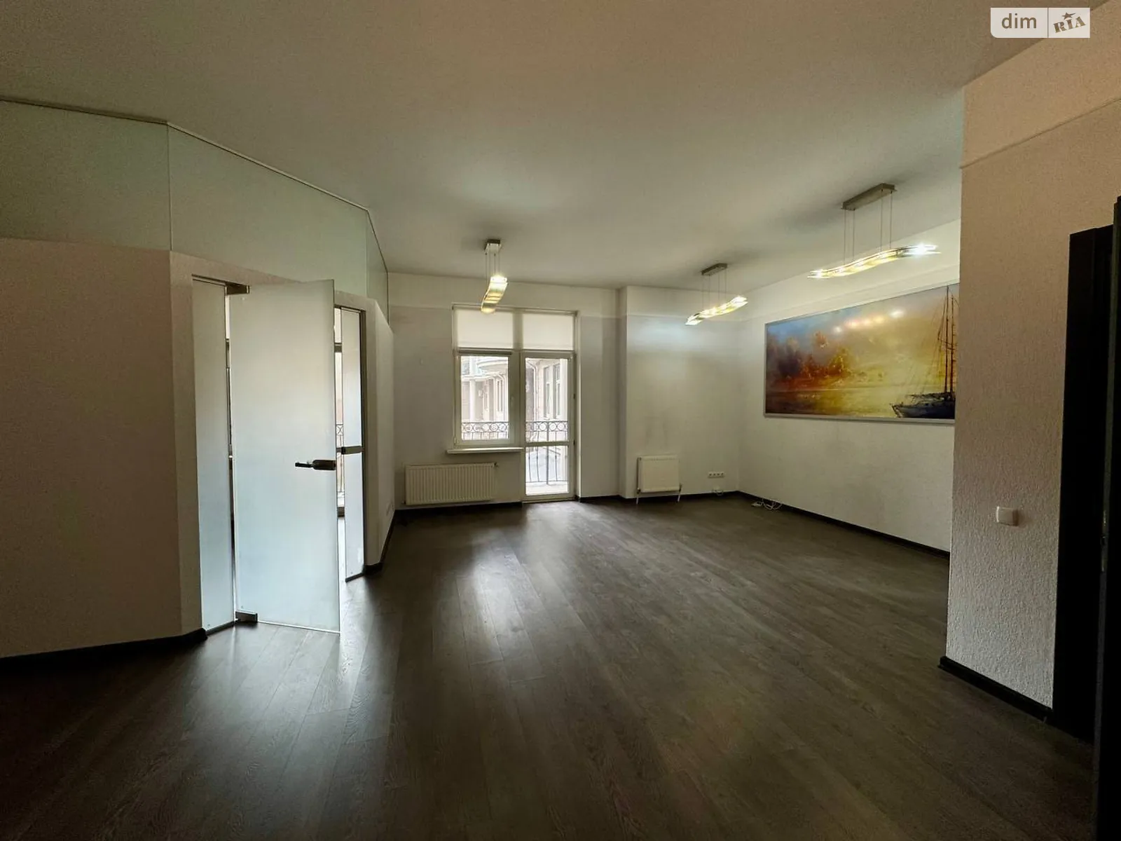 Сдается в аренду офис 187.5 кв. м в бизнес-центре, цена: 1300 $ - фото 1
