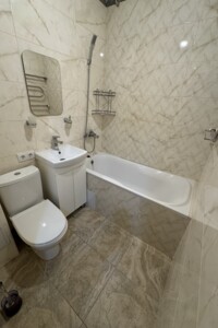 Продаж квартири, Хмельницький, р‑н. Центр, Соборна вулиця, буд. 43