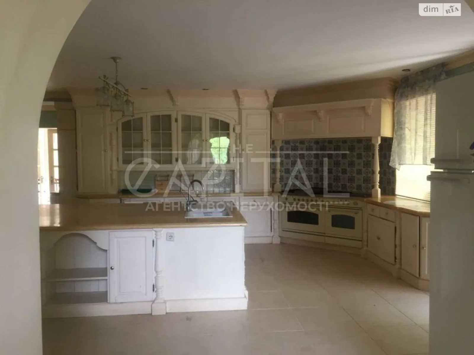 Сдается в аренду дом на 3 этажа 1390 кв. м с садом, цена: 5000 $ - фото 1
