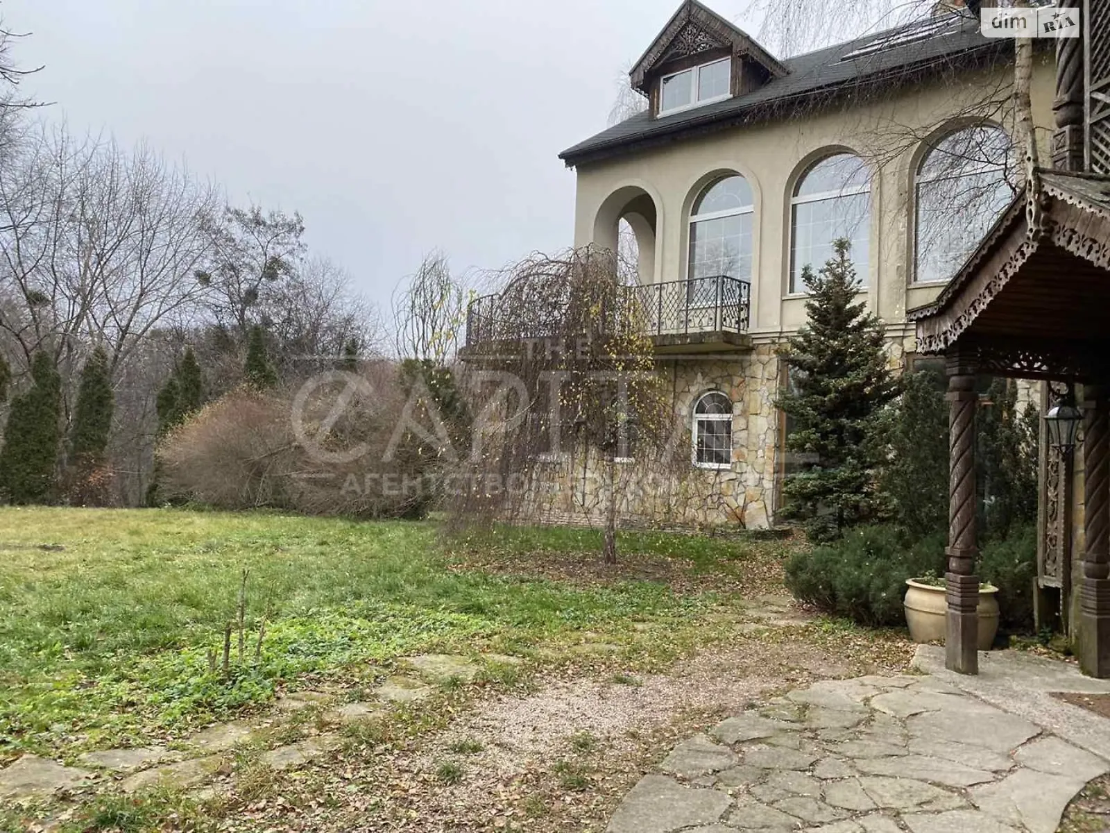 Сдается в аренду дом на 3 этажа 1390 кв. м с участком, цена: 4500 $ - фото 1