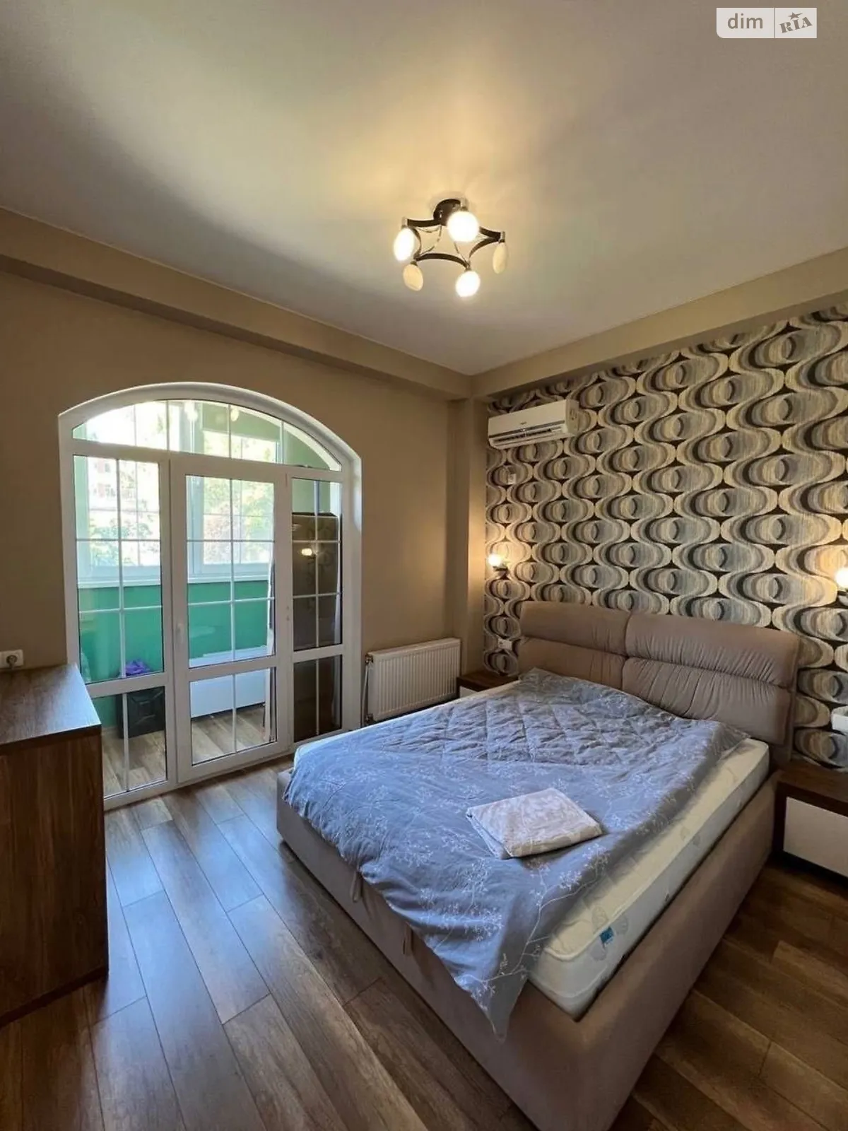 Продается 3-комнатная квартира 67 кв. м в Днепре, ул. Евпаторийская - фото 1
