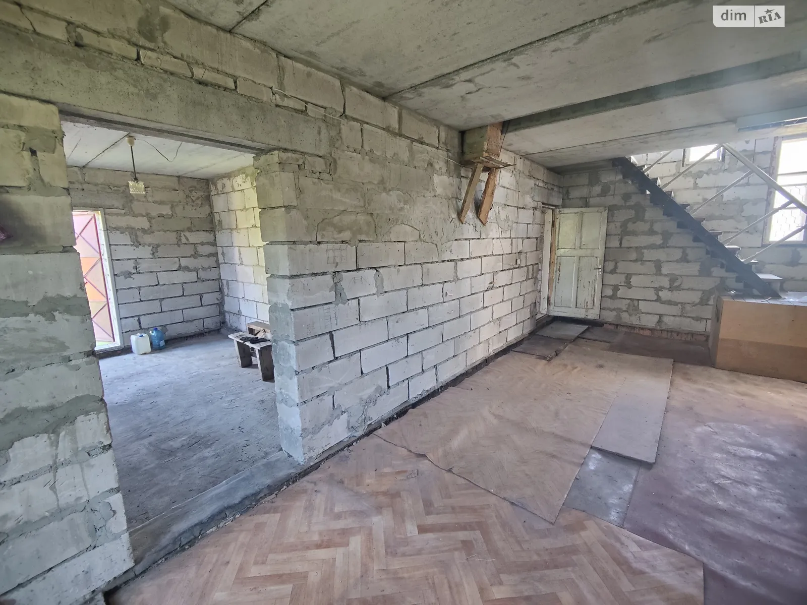 Продается дом на 2 этажа 252 кв. м с верандой, цена: 63000 $ - фото 1