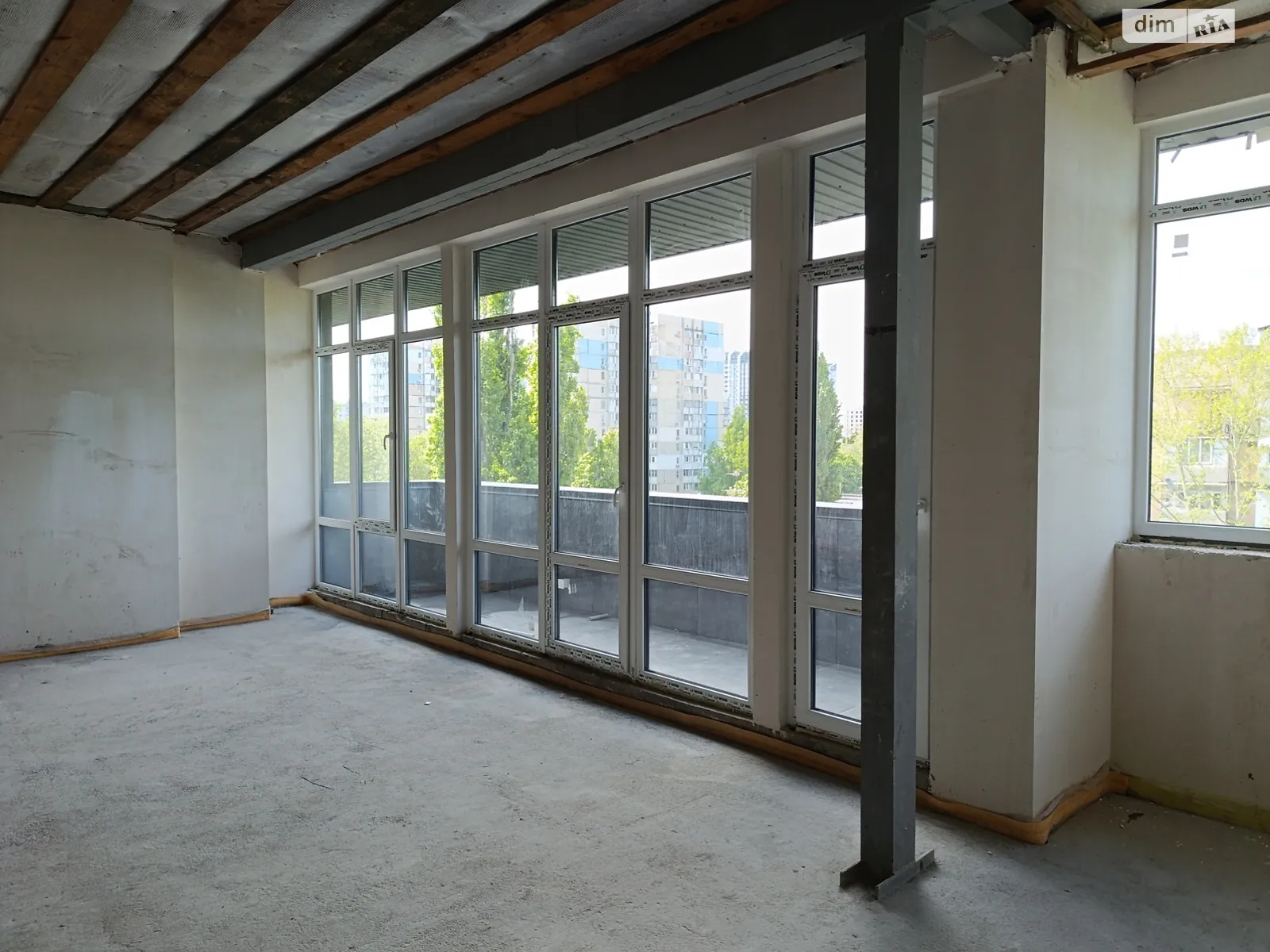 Продается 1-комнатная квартира 99.5 кв. м в Одессе, ул. Космонавтов, 23К - фото 1