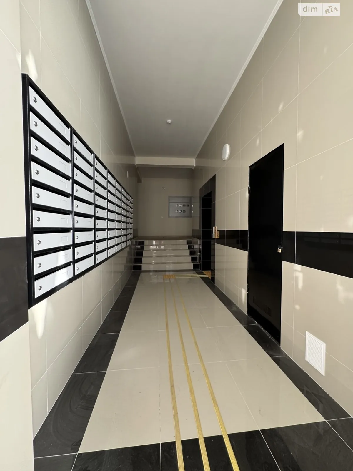 Продается 2-комнатная квартира 68 кв. м в Хмельницком, цена: 48500 $ - фото 1