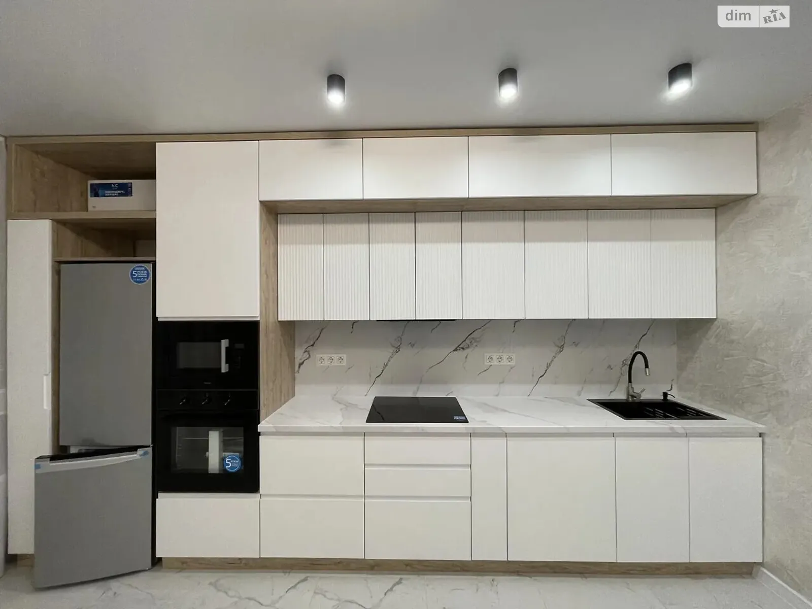 Продается 1-комнатная квартира 44 кв. м в Ивано-Франковске, цена: 59990 $ - фото 1