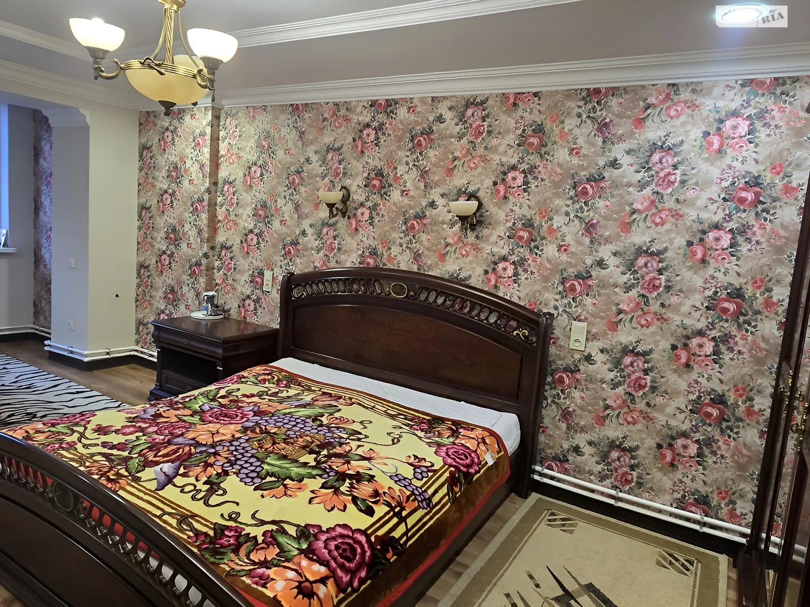 Продается 4-комнатная квартира 96 кв. м в Черновцах - фото 1