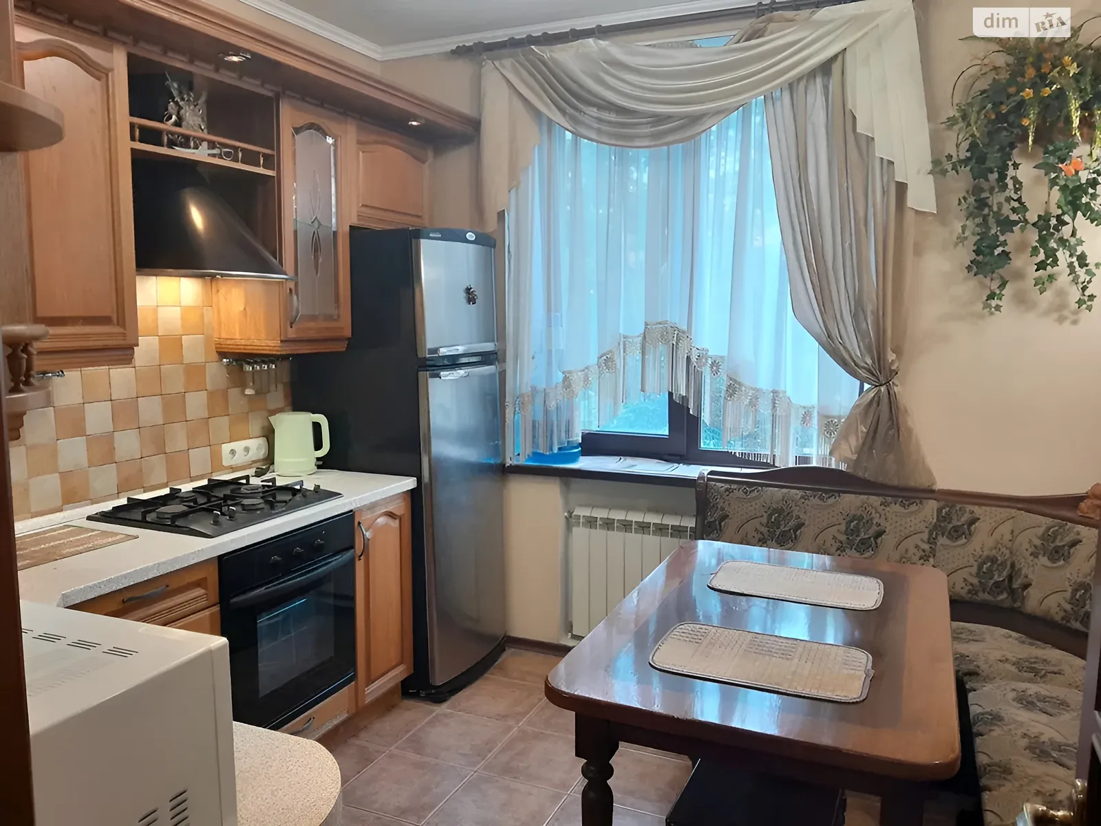 Здається в оренду 1-кімнатна квартира 82 кв. м у Києві, вул. Юрія Іллєнка, 6 - фото 1