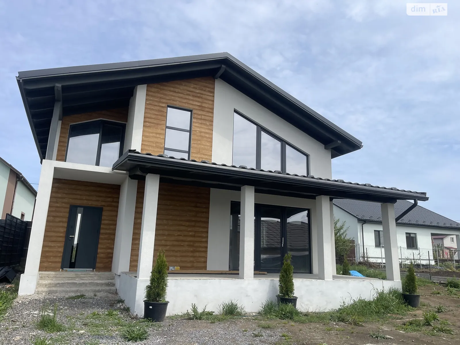 Продается дом на 2 этажа 135 кв. м с подвалом, цена: 93000 $ - фото 1