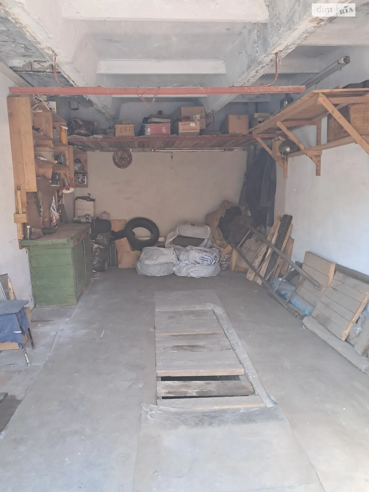 Продается место в гаражном кооперативе под легковое авто на 21 кв. м, цена: 2200 $ - фото 1