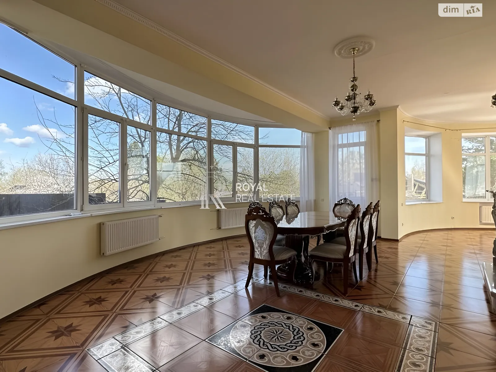 Продается дом на 3 этажа 645 кв. м с садом, цена: 299000 $ - фото 1