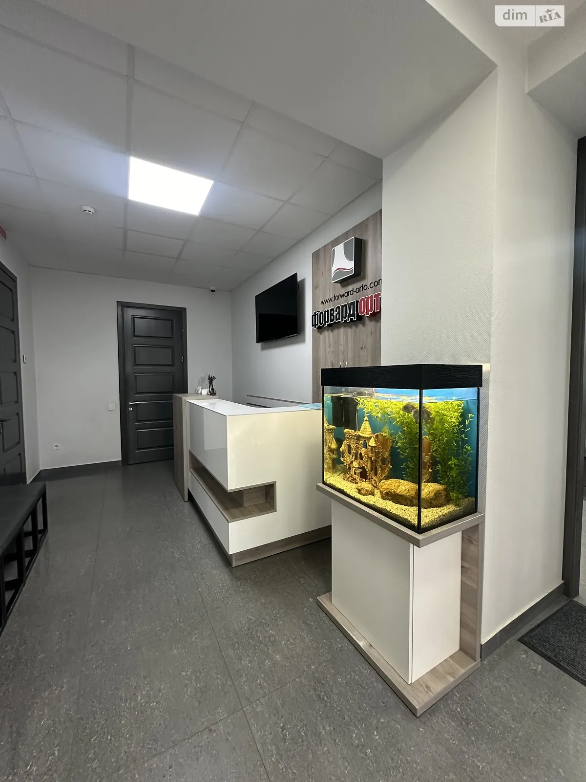 Сдается в аренду помещения свободного назначения 280 кв. м в 3-этажном здании, цена: 56000 грн - фото 1