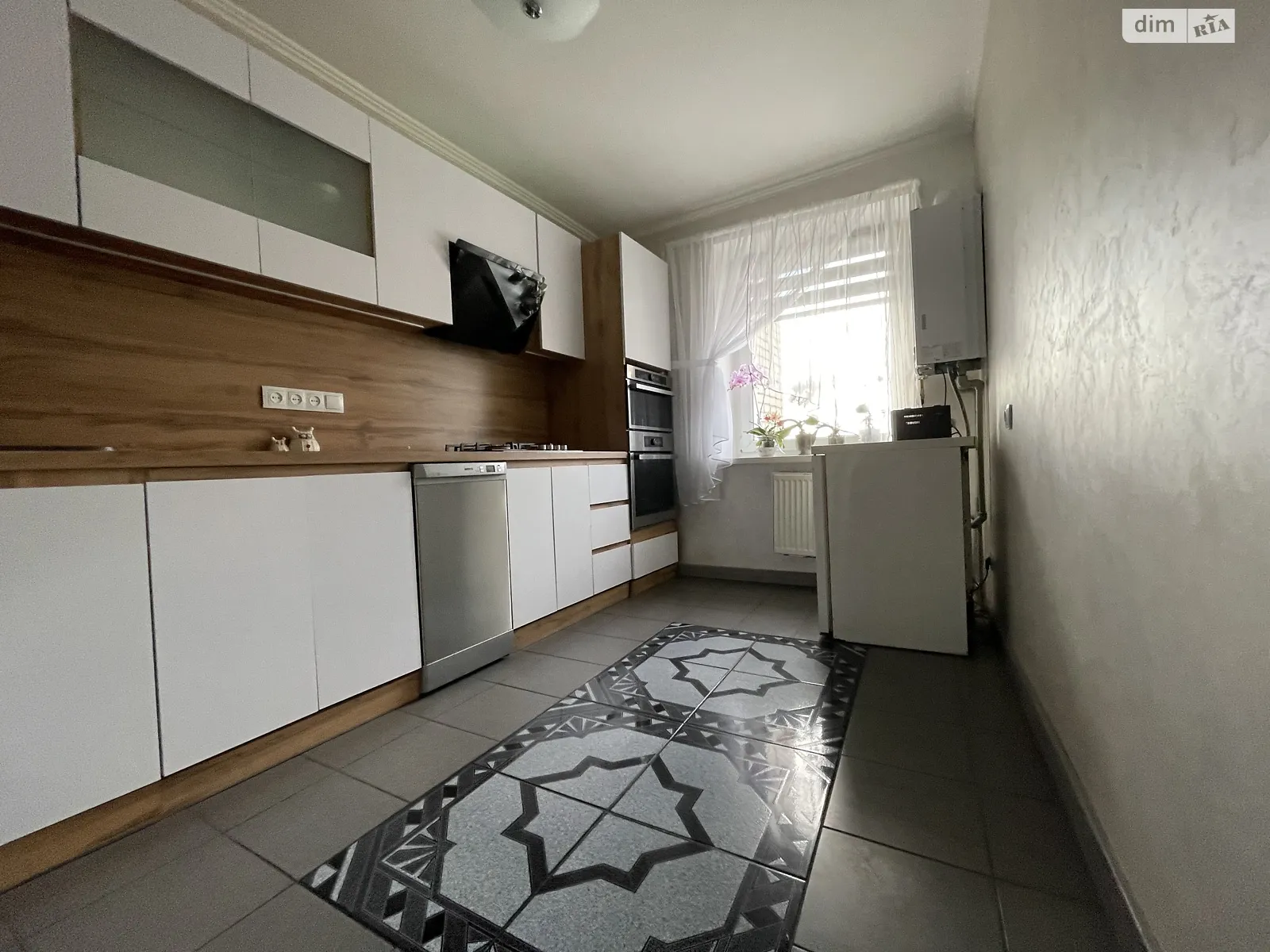 Продається 3-кімнатна квартира 73.2 кв. м у Рівному, вул. Гайдамацька, 35 - фото 1