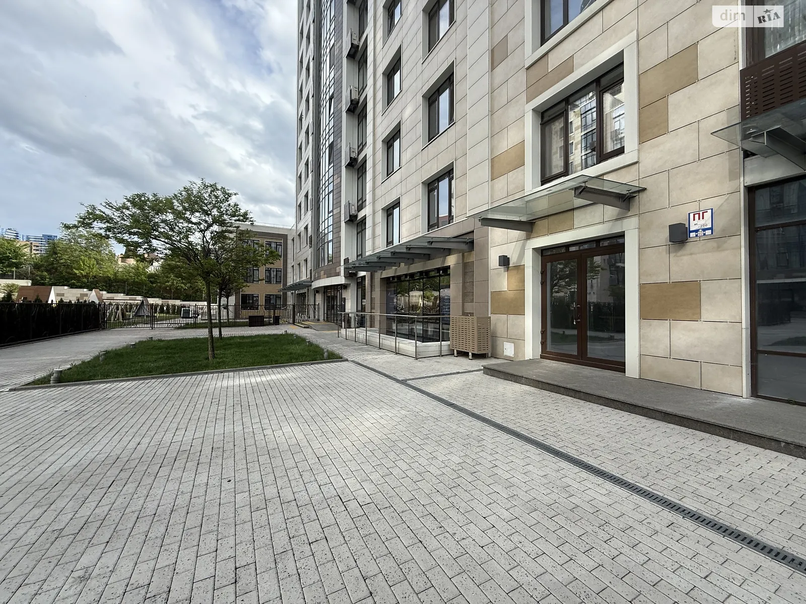 Продается помещения свободного назначения 182 кв. м в 26-этажном здании, цена: 418600 $ - фото 1
